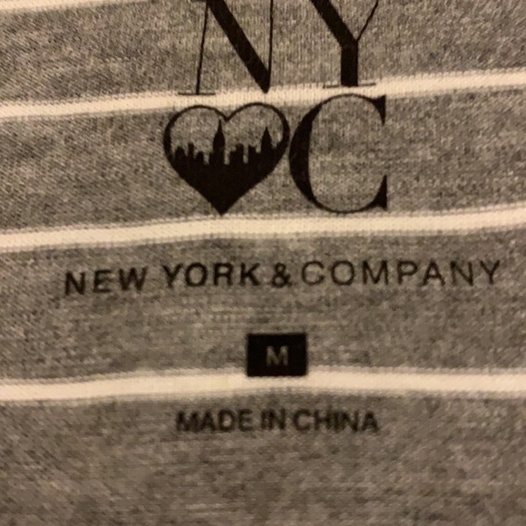 NY & Co grey and white tee shirt - Picture 4 of 4